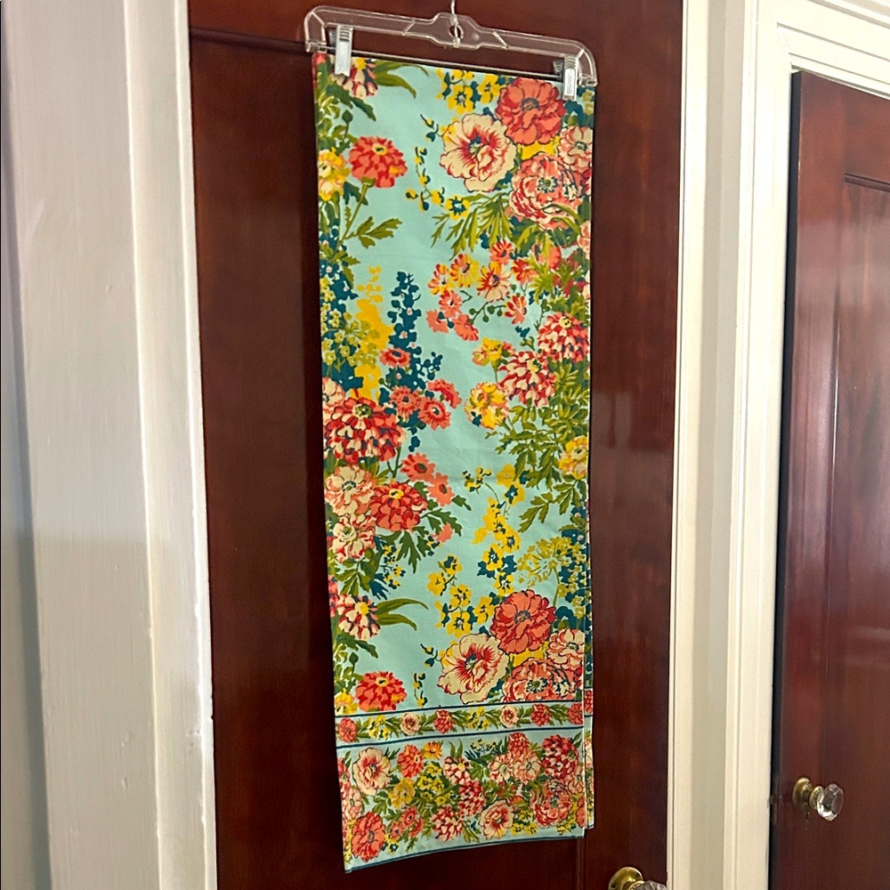 NWT April Cornell Floral Patterned Table Runner 72’ RARE